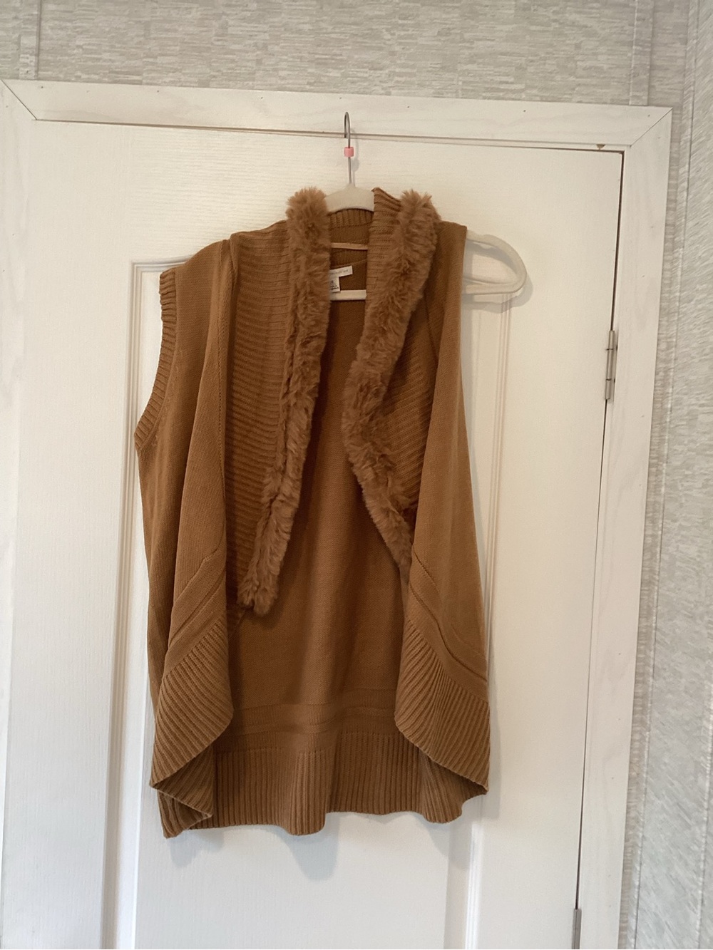 Cato Camel Faux-Fur Trim Knit Vest XL BNWT